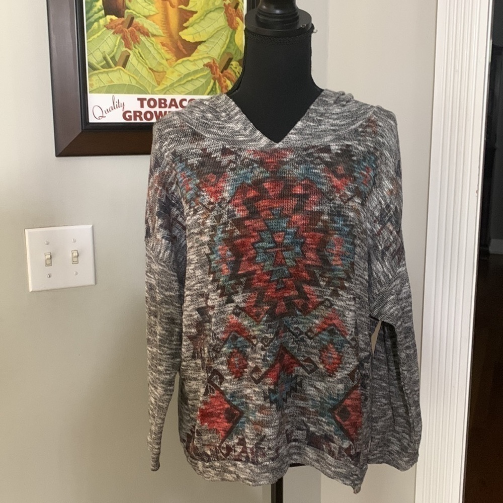 Size Medium Light sweater hoodie great graphic